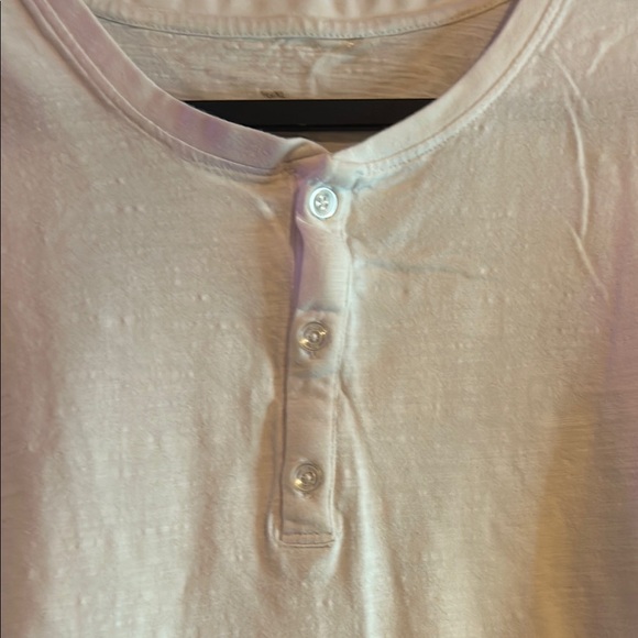 GAP Cream Textured Top - Picture 6 of 6